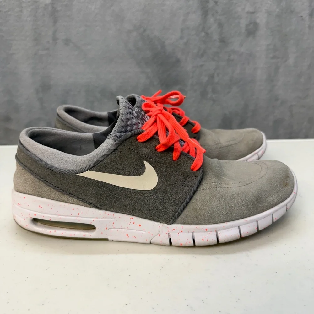 Mens Nike SB Stefan Janoski Max Wolf Grey and White Sneakers Size 8.5